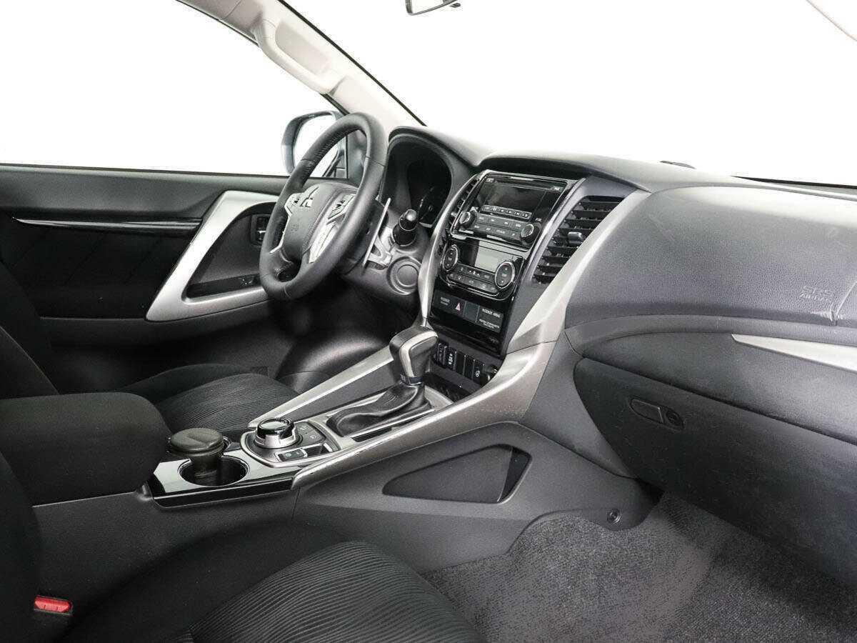 Купить Mitsubishi Pajero Sport с пробегом. Фото: #6