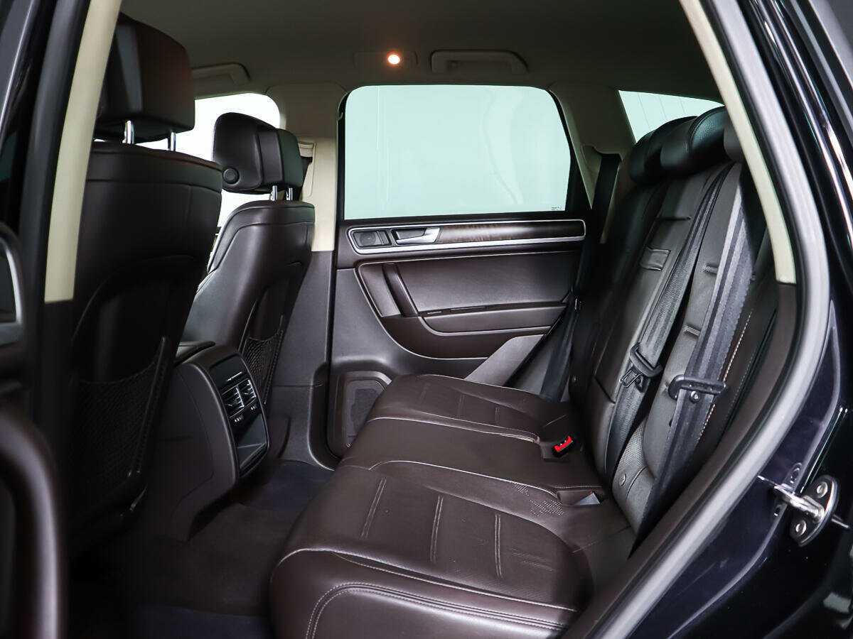 Купить Volkswagen Touareg с пробегом. Фото: #9
