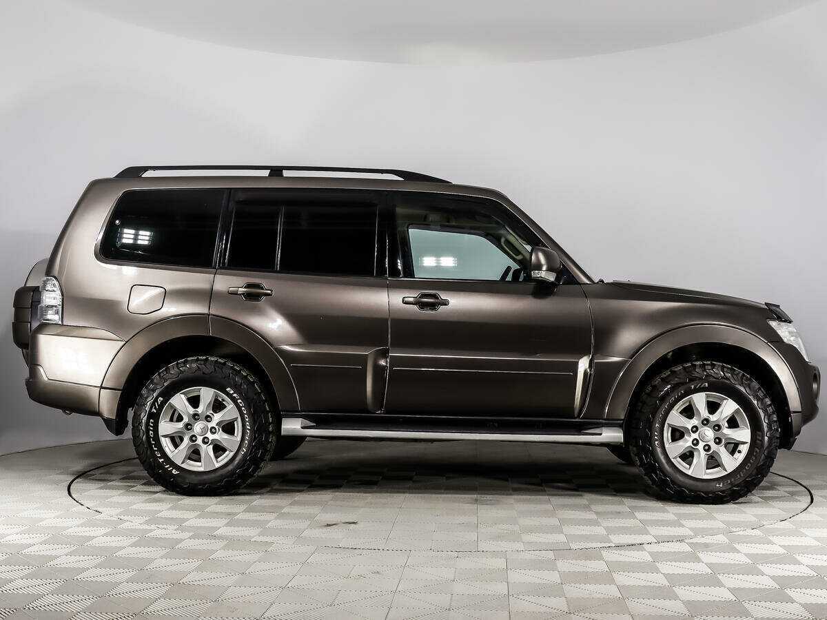 Купить Mitsubishi Pajero с пробегом. Фото: #3