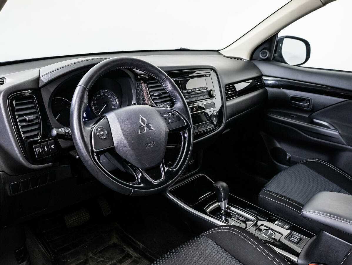 Купить Mitsubishi Outlander с пробегом. Фото: #8