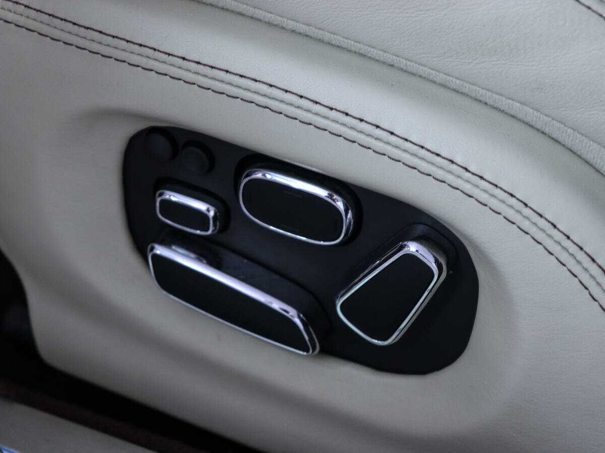 Купить Jaguar XJ с пробегом. Фото: #27