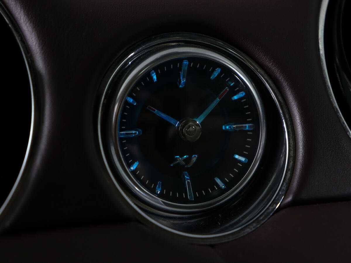 Купить Jaguar XJ с пробегом. Фото: #35