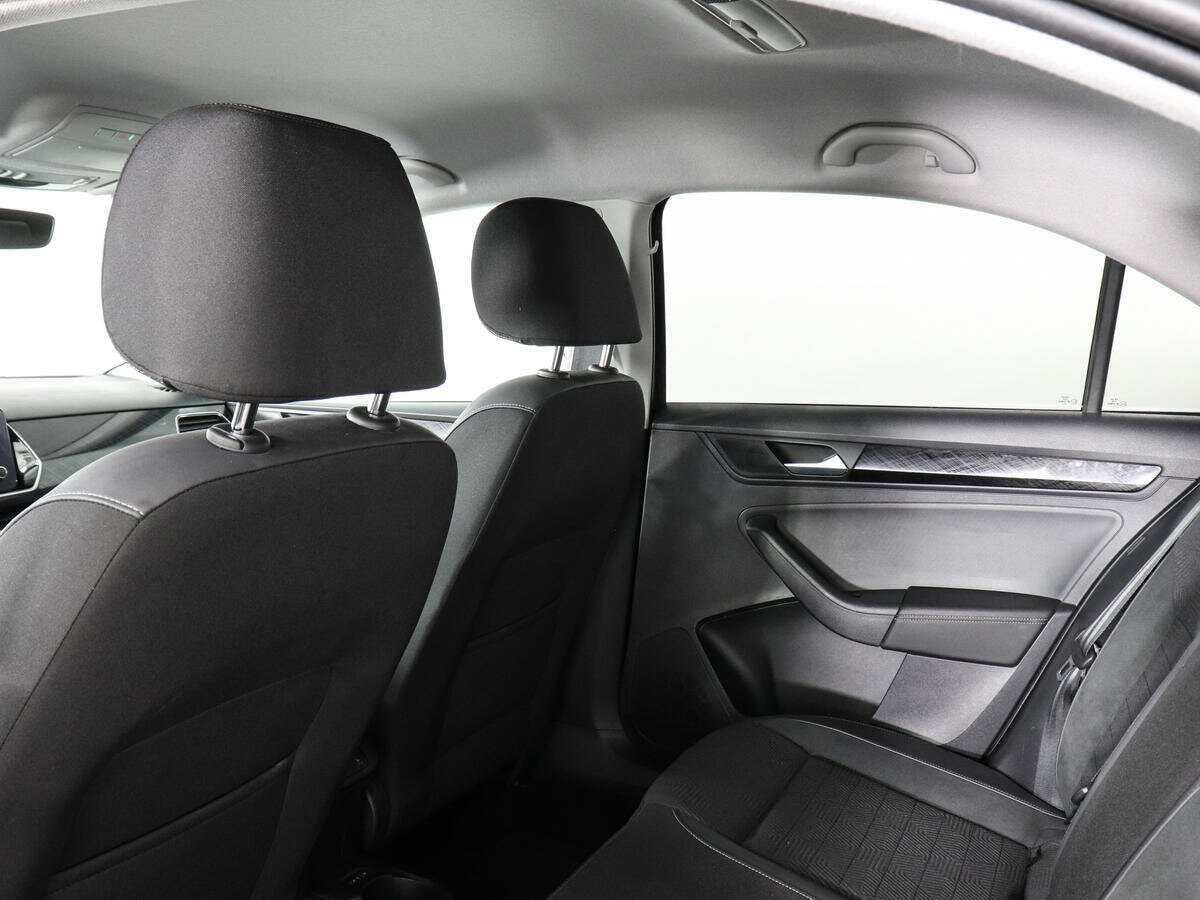 Купить Volkswagen Polo с пробегом. Фото: #11