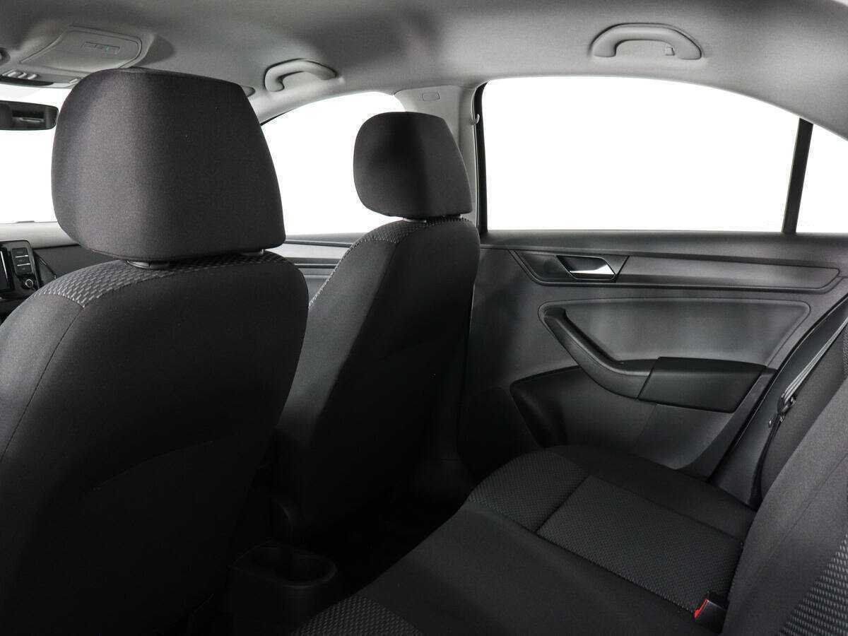 Купить Volkswagen Polo с пробегом. Фото: #11