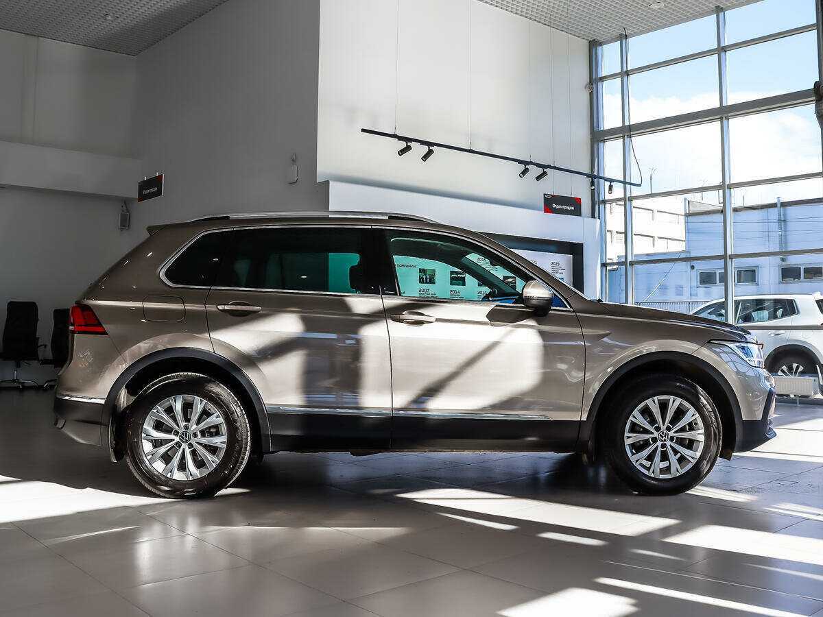 Купить Volkswagen Tiguan с пробегом. Фото: #3
