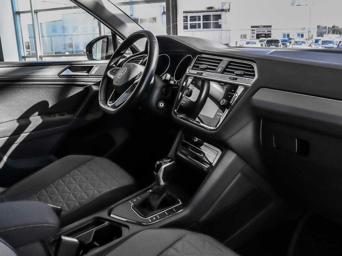 Купить Volkswagen Tiguan с пробегом. Фото: #10