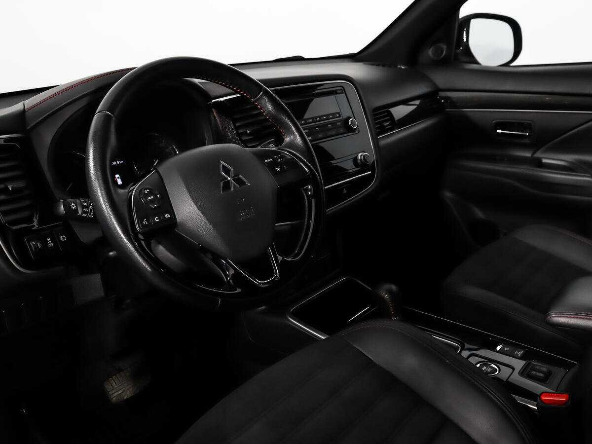 Купить Mitsubishi Outlander с пробегом. Фото: #8