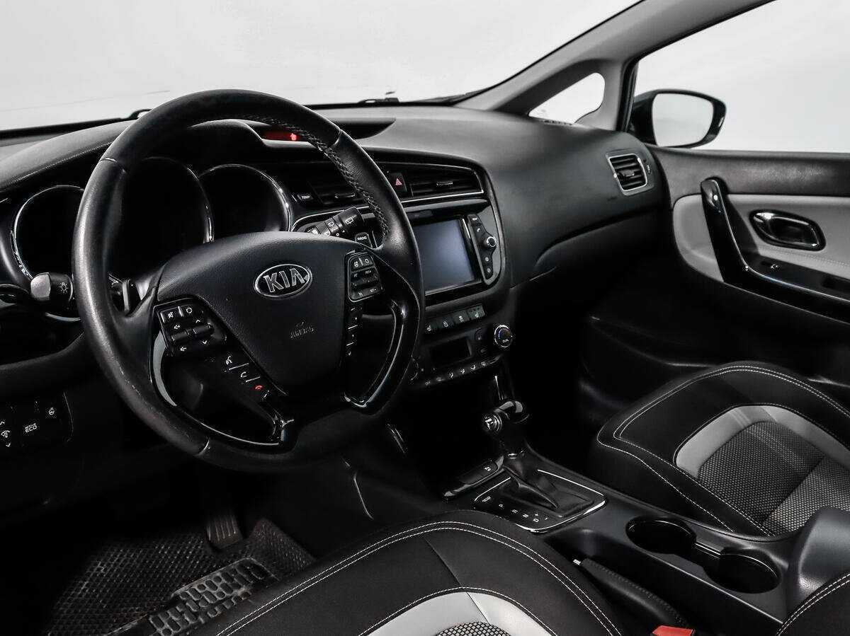 Купить Kia Ceed с пробегом. Фото: #8