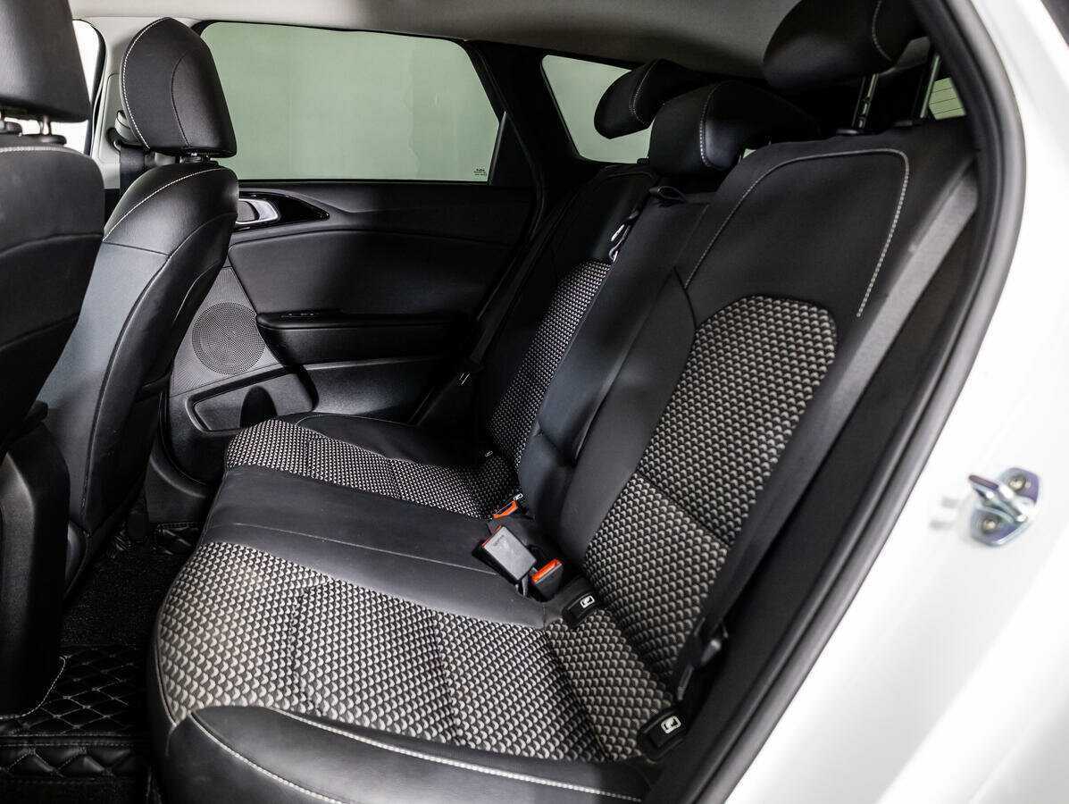 Купить Kia Ceed с пробегом. Фото: #11