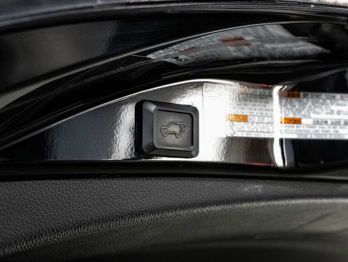 Купить Toyota RAV4 с пробегом. Фото: #21