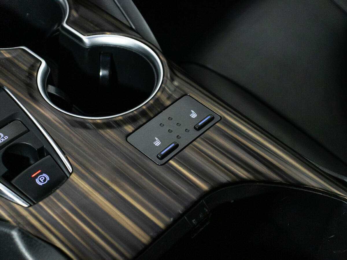 Купить Toyota Camry с пробегом. Фото: #19