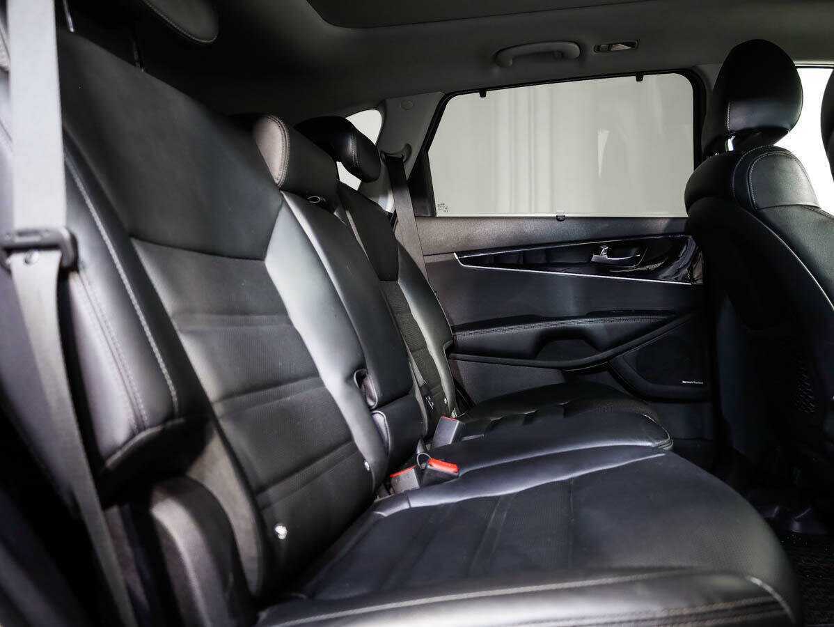 Купить Kia Sorento с пробегом. Фото: #11
