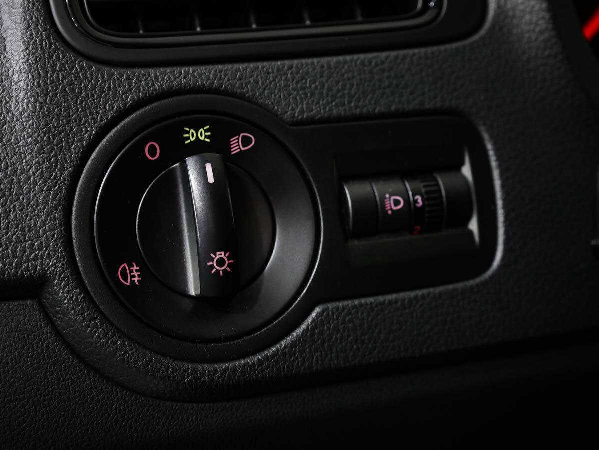 Купить Volkswagen Polo с пробегом. Фото: #14