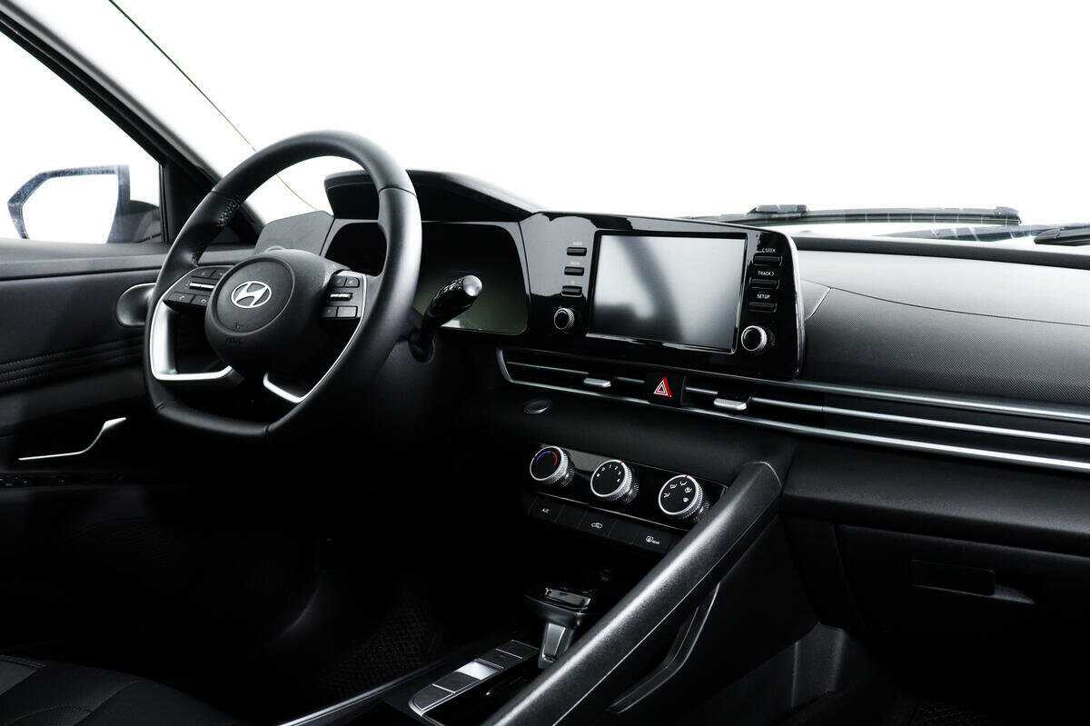 Купить Hyundai Elantra с пробегом. Фото: #8