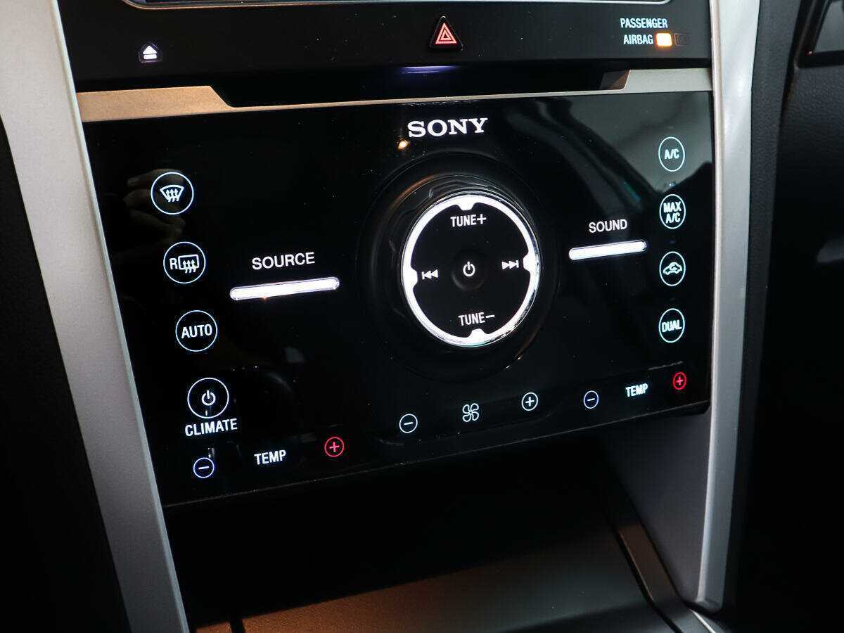 Купить Ford Explorer с пробегом. Фото: #20