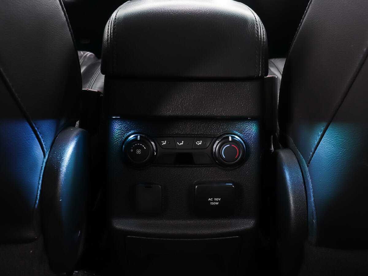 Купить Ford Explorer с пробегом. Фото: #18