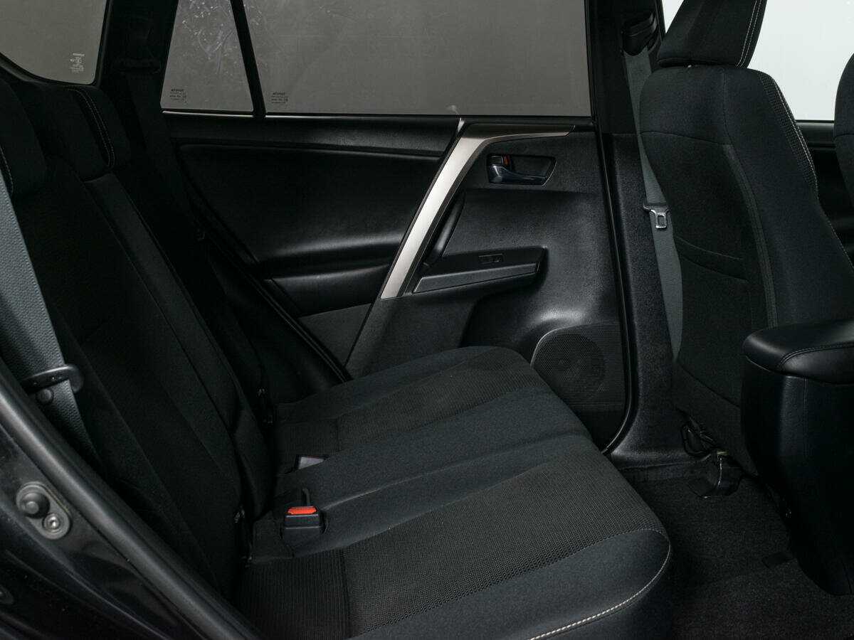 Купить Toyota RAV4 с пробегом. Фото: #11