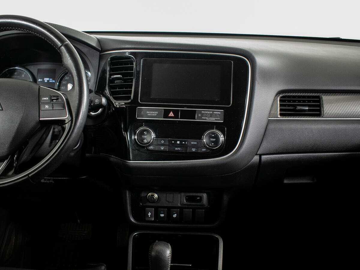 Купить Mitsubishi Outlander с пробегом. Фото: #10