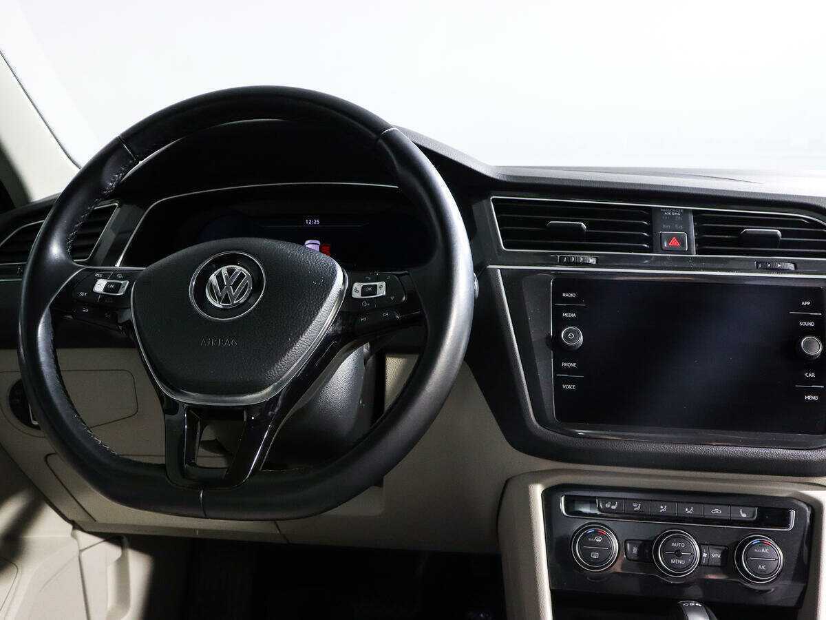Купить Volkswagen Tiguan с пробегом. Фото: #11