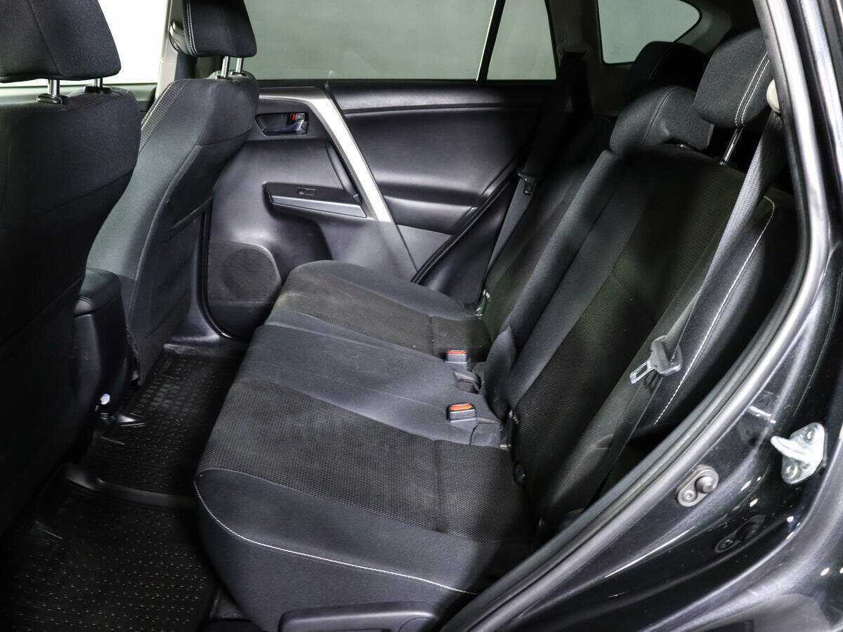 Купить Toyota RAV4 с пробегом. Фото: #7