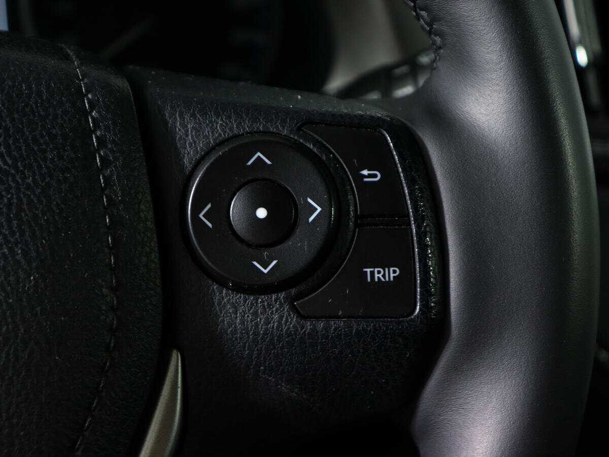 Купить Toyota RAV4 с пробегом. Фото: #17