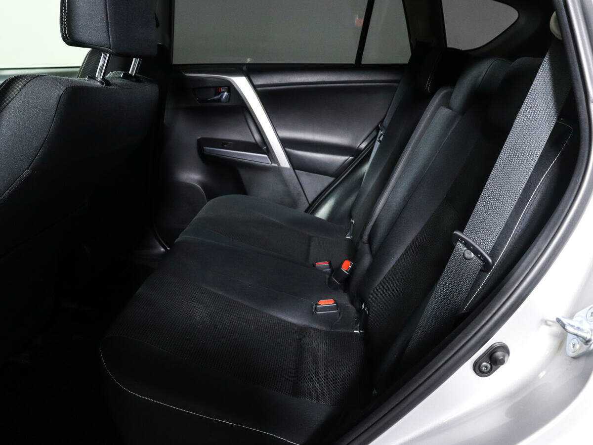Купить Toyota RAV4 с пробегом. Фото: #9