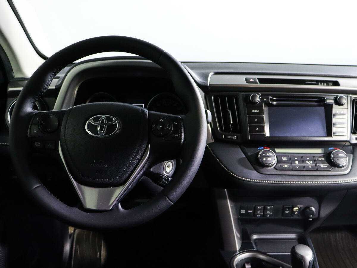 Купить Toyota RAV4 с пробегом. Фото: #11