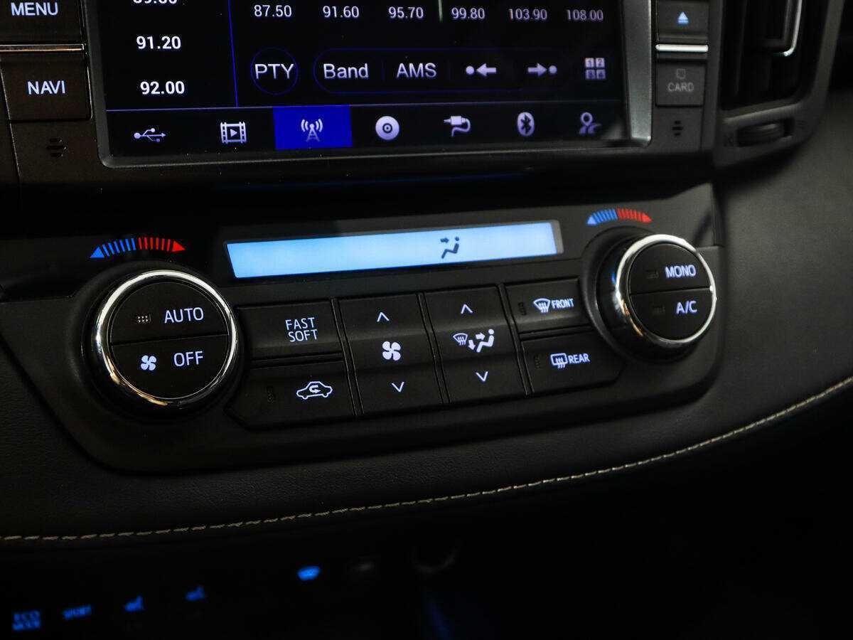 Купить Toyota RAV4 с пробегом. Фото: #13