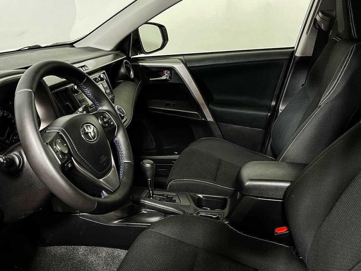 Купить Toyota RAV4 с пробегом. Фото: #10
