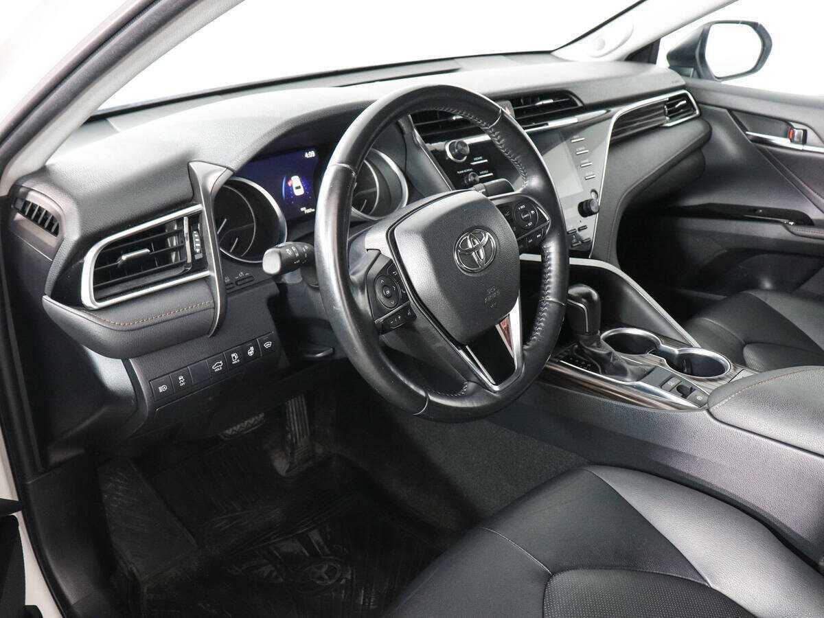 Купить Toyota Camry с пробегом. Фото: #8