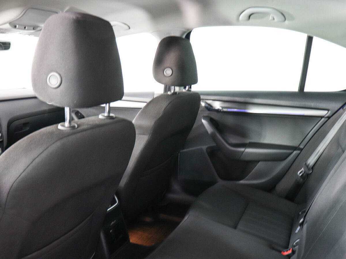 Купить Skoda Octavia с пробегом. Фото: #11