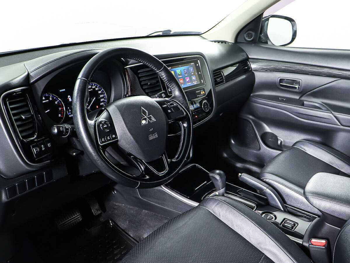 Купить Mitsubishi Outlander с пробегом. Фото: #12
