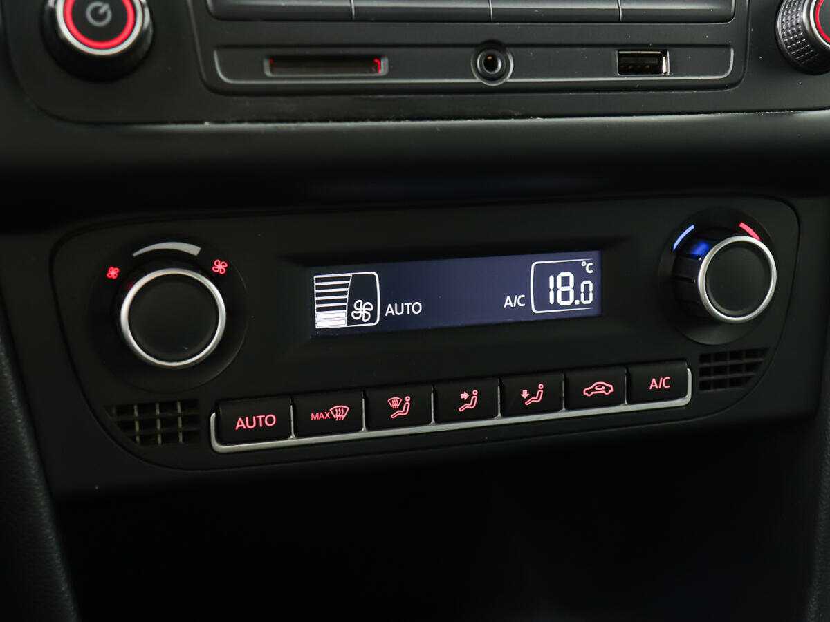 Купить Volkswagen Polo с пробегом. Фото: #15