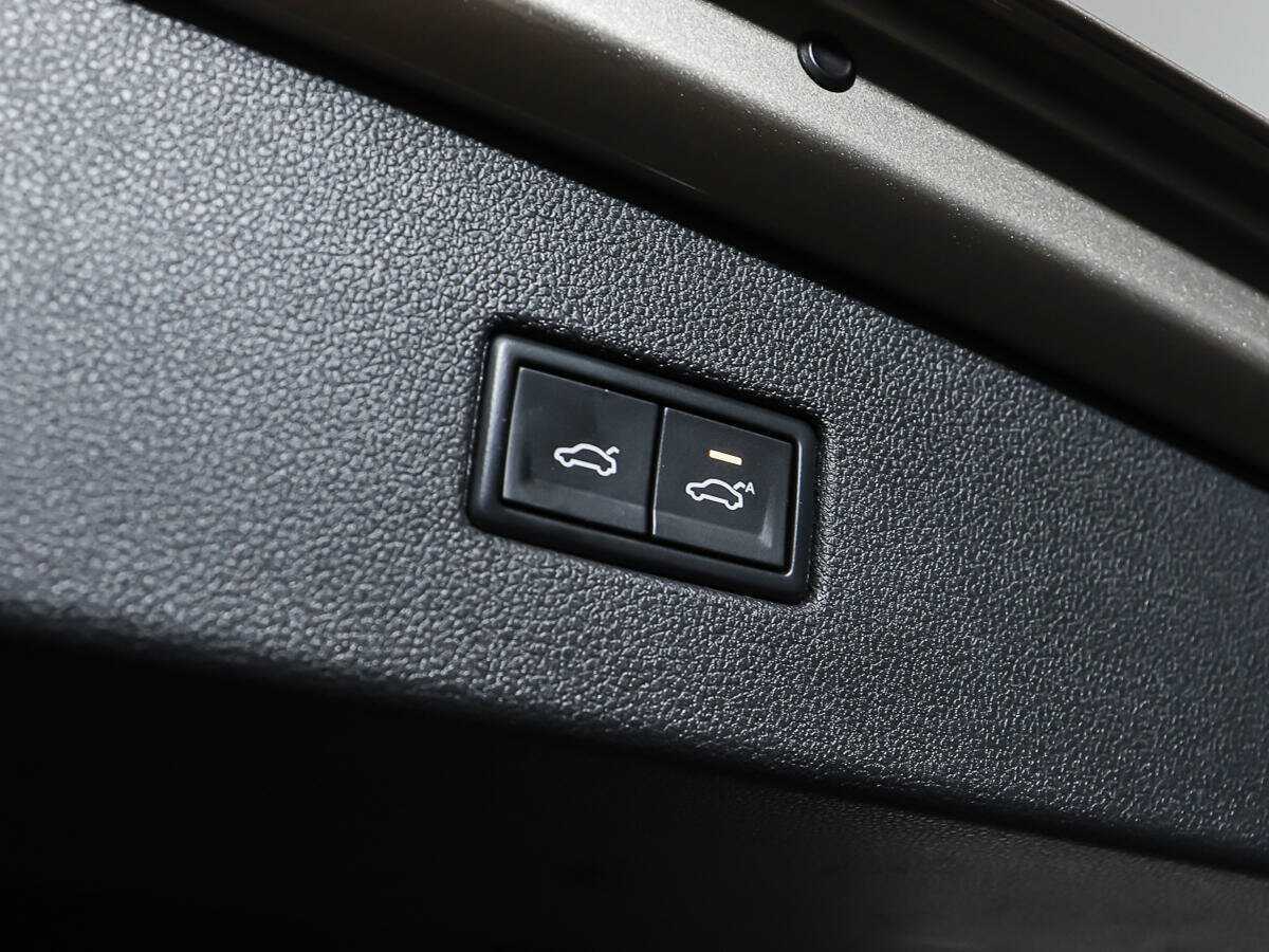 Купить Volkswagen Tiguan с пробегом. Фото: #17