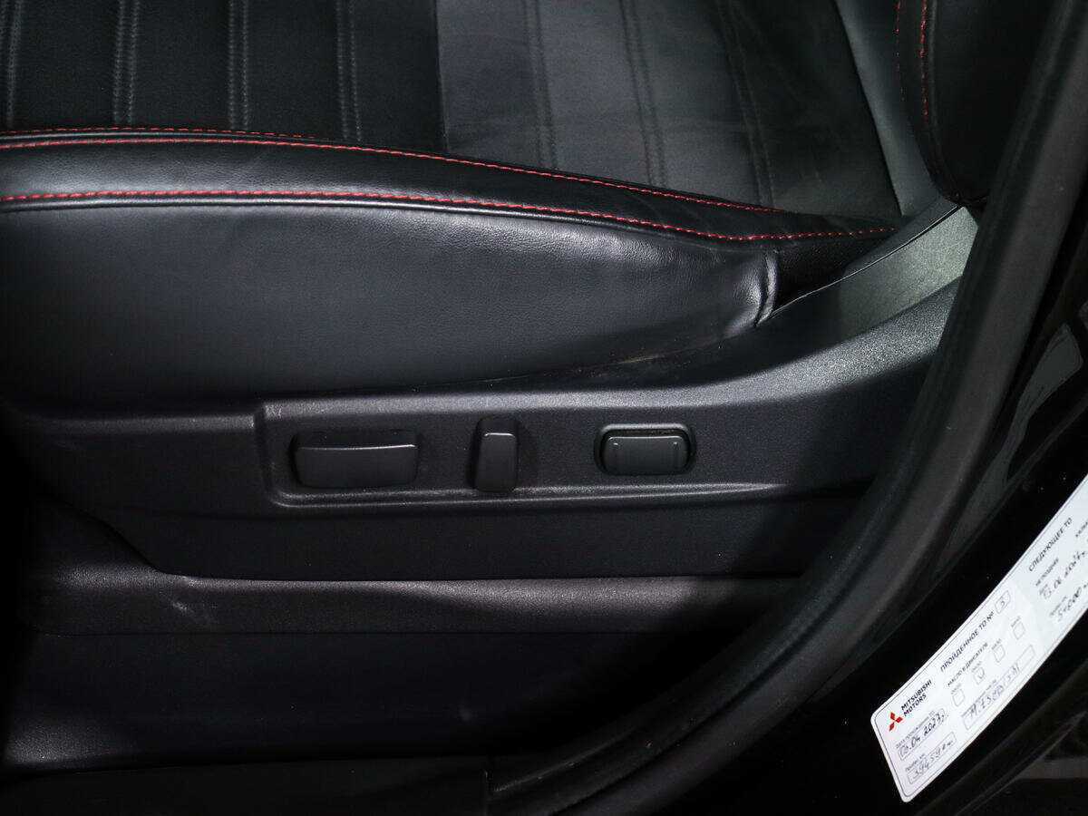 Купить Mitsubishi Outlander с пробегом. Фото: #16