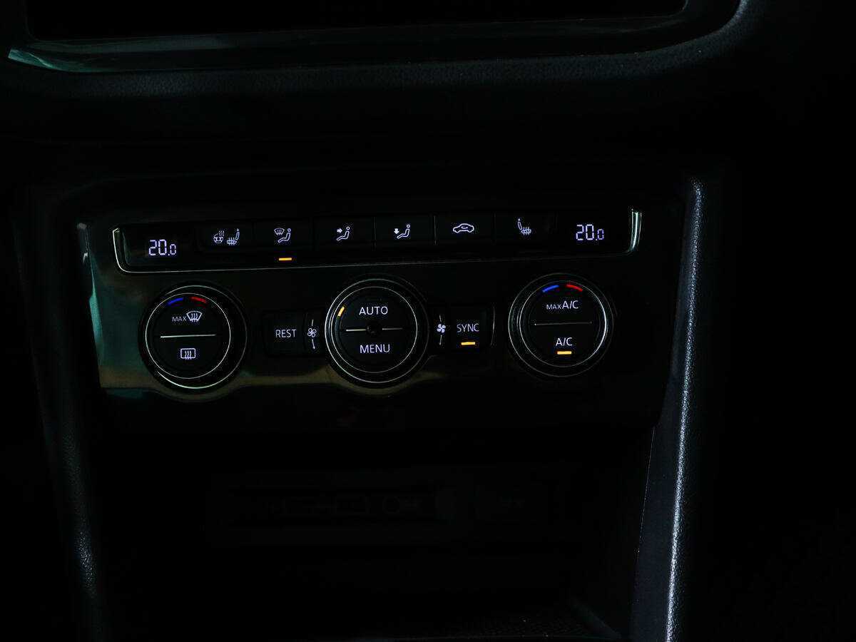 Купить Volkswagen Tiguan с пробегом. Фото: #15