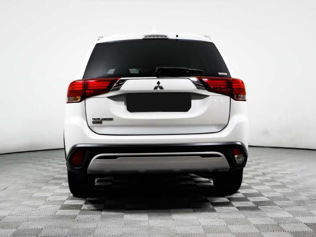 Купить Mitsubishi Outlander с пробегом. Фото: #4