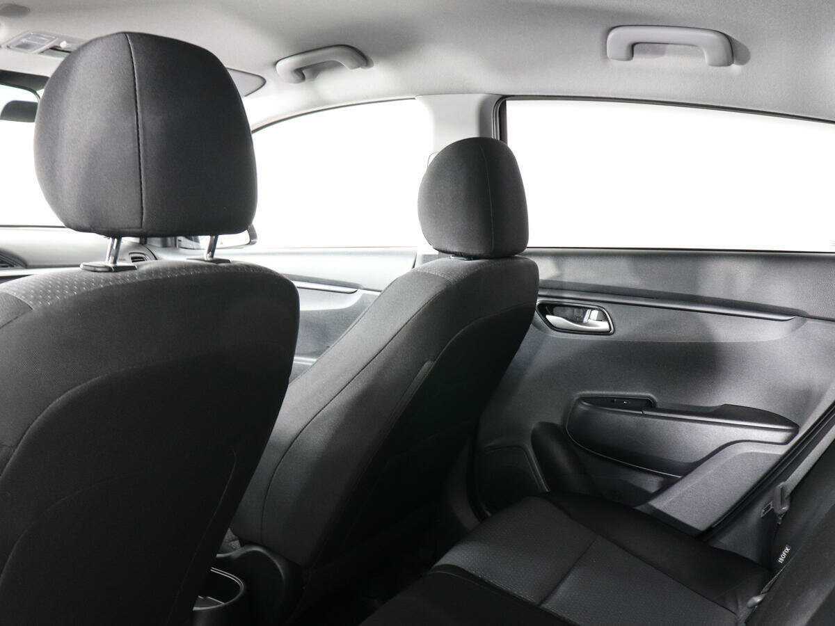 Купить Kia Rio с пробегом. Фото: #11