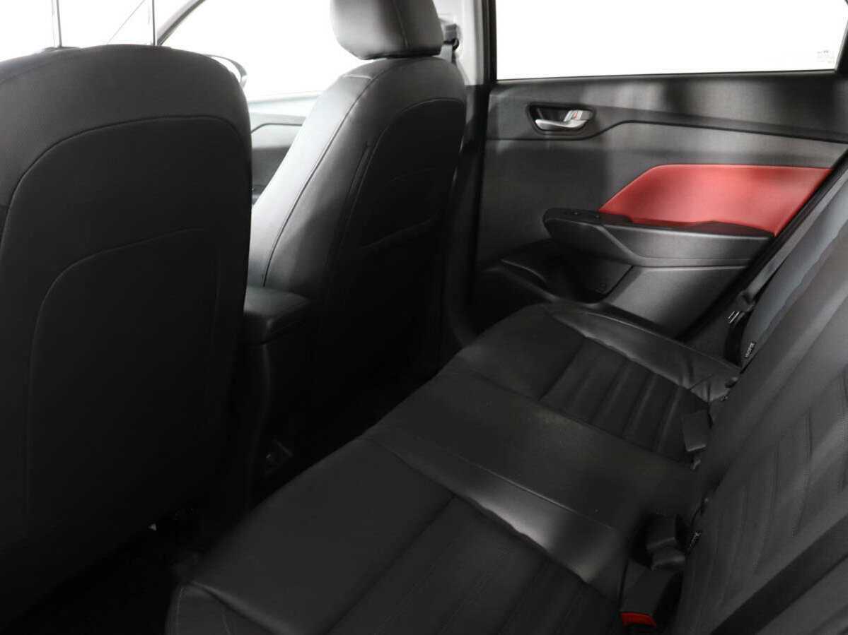 Купить Hyundai Solaris с пробегом. Фото: #10