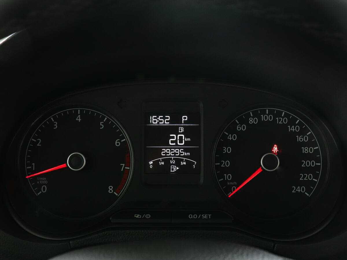 Купить Volkswagen Polo с пробегом. Фото: #8