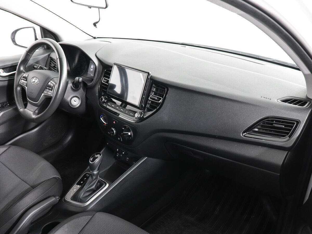 Купить Hyundai Solaris с пробегом. Фото: #9