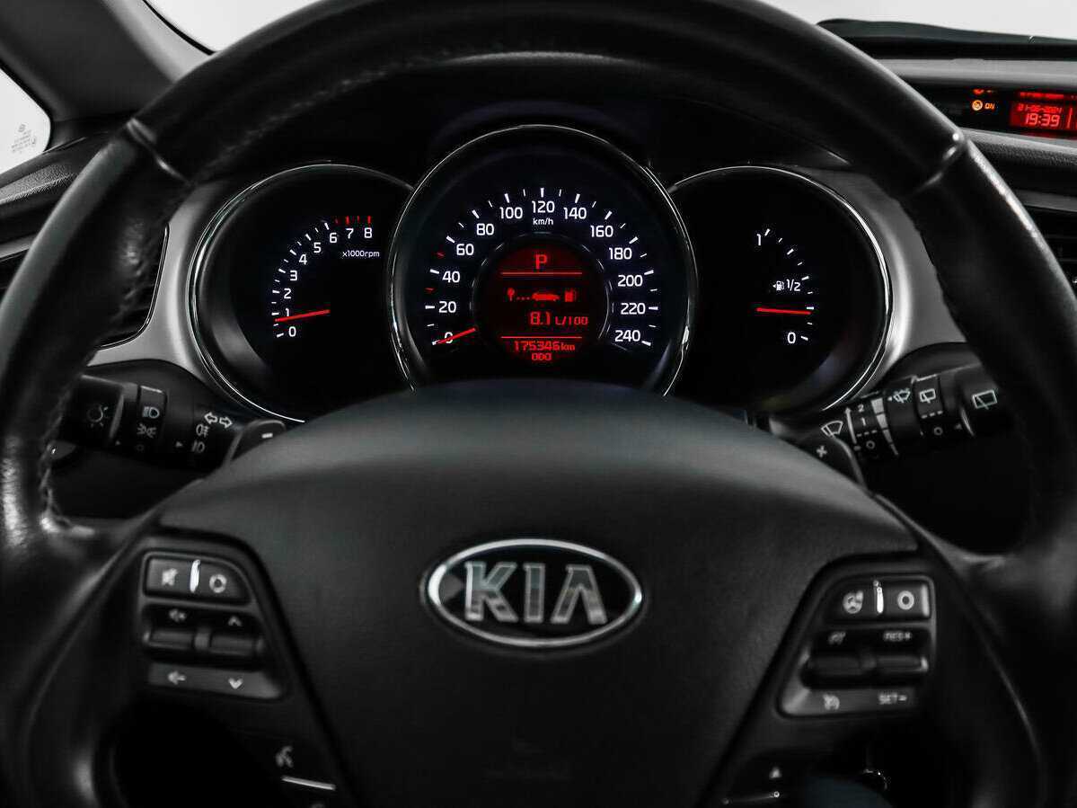 Купить Kia Ceed с пробегом. Фото: #14