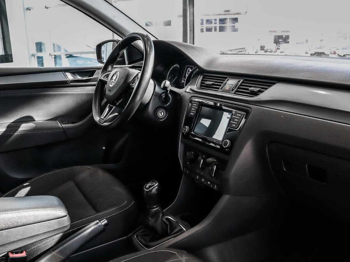 Купить Skoda Rapid с пробегом. Фото: #9