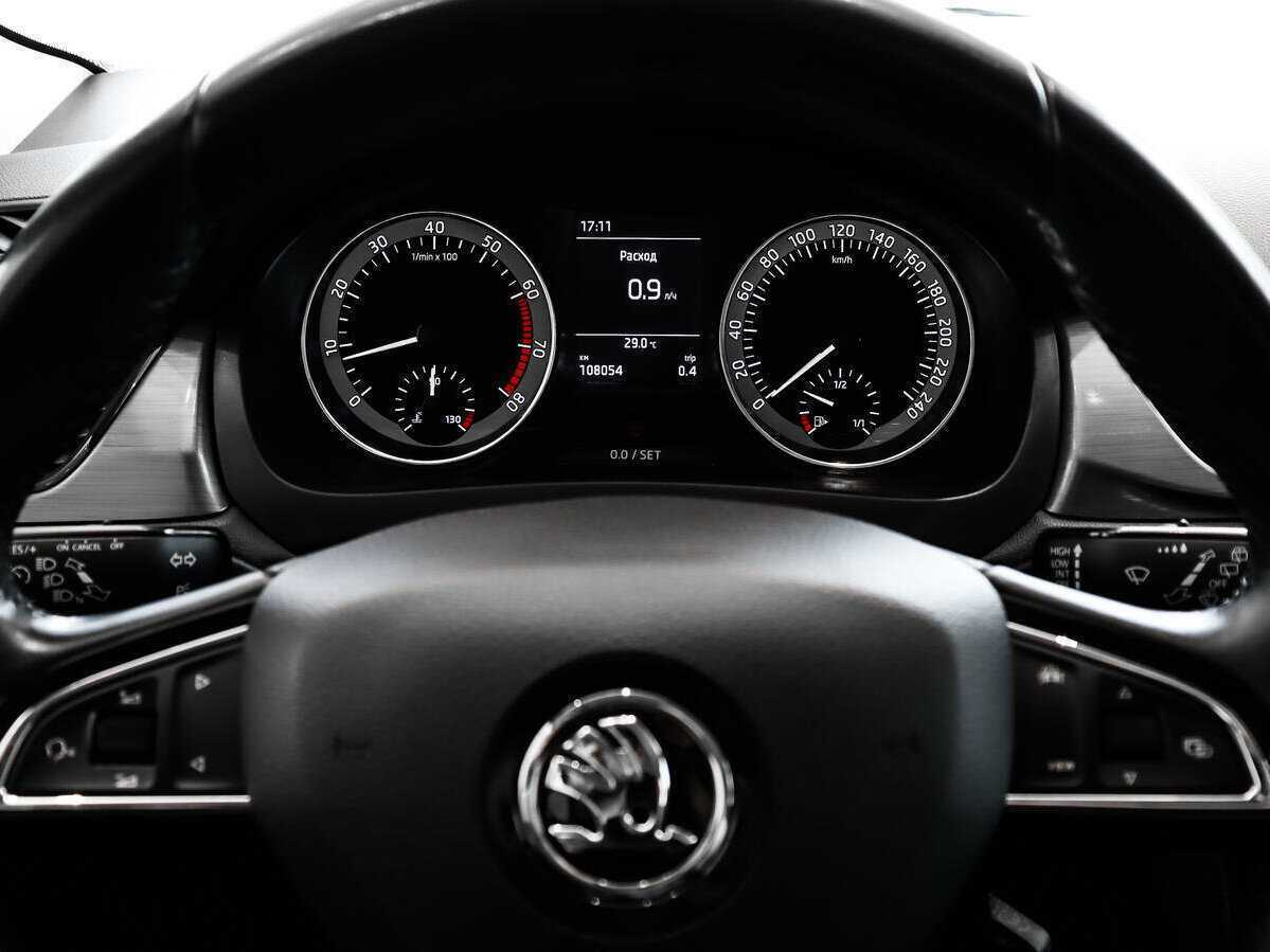 Купить Skoda Rapid с пробегом. Фото: #14