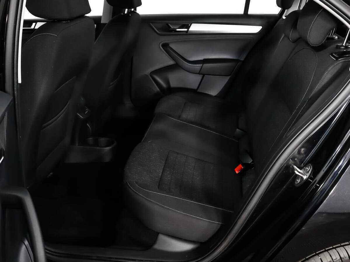 Купить Skoda Rapid с пробегом. Фото: #10