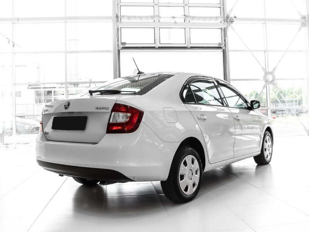 Купить Skoda Rapid с пробегом. Фото: #4