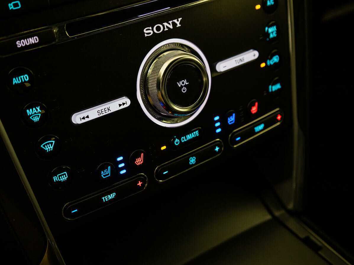 Купить Ford Explorer с пробегом. Фото: #14