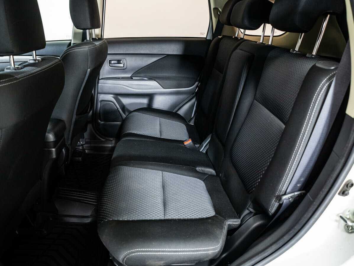 Купить Mitsubishi Outlander с пробегом. Фото: #7