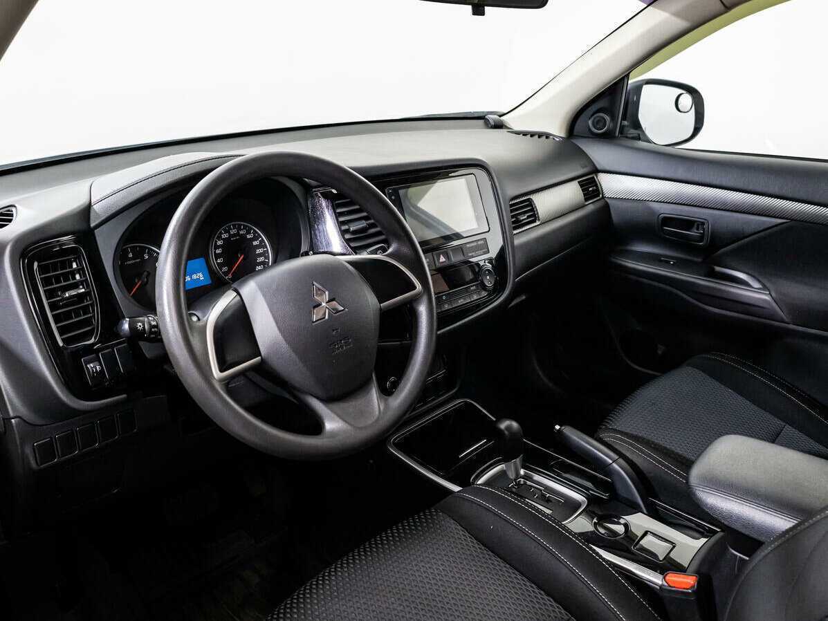 Купить Mitsubishi Outlander с пробегом. Фото: #8