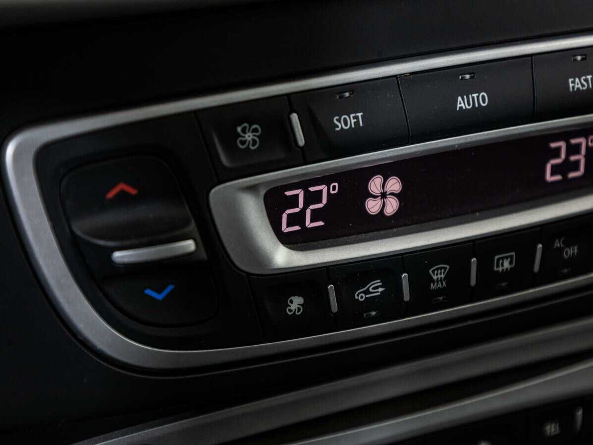 Купить Renault Fluence с пробегом. Фото: #14